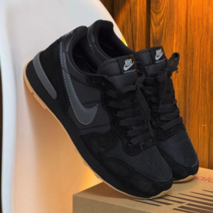 Nike Internationalist