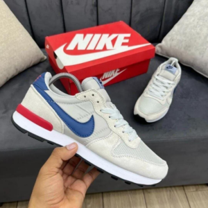 Nike internationalist